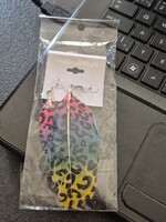 Toll fülbevaló? Vadi új