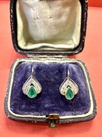 Női Fülbevaló Pár Briliánssal és Smaragddal