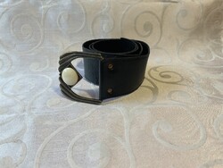 Női bőr öv dekoratív csattal