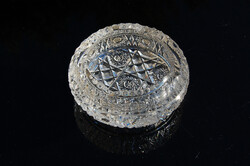 Csiszolt kristály hamutartó