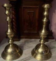 Szecessziós tulipános mintával cizellált antik réz gyertyatartók