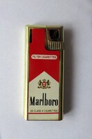 Vintage Japán Champ 99 Marlboro Cigaretta Fém Házas Gázos Reklám Öngyújtó