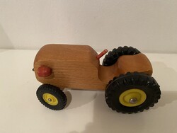 Régi NDK fából készült játéktraktor, sárga felnikkel