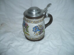 Fedeles virágmintás porcelán fajansz sörös korsó