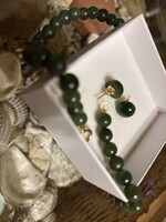 Nefrit köves arany fülbevaló nefrit gyöngysorral