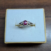 14 kt sárga arany rubin gyűrű gyémántokkal