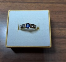 14 kt fehér arany zafír gyűrű gyémántokkal