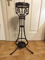 Szecessziós kovácsoltvas virágtartó