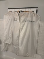 Givenchy ruhazsák eladó