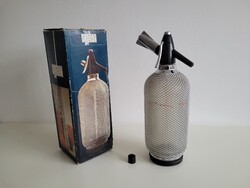Retro hálós nagy szódásüveg régi fémhálós szódásszifon