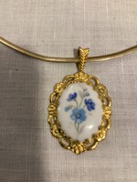 Royal Adderley angol kék virágos porcelán medál