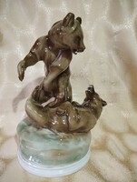 Zsolnay birkózó medvék.