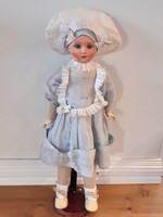 RÉGI TEXTILTESTŰ MASÉ BABA KÉK RUHÁBAN, 30-AS, 40-ES ÉVEK, KB. 48 CM