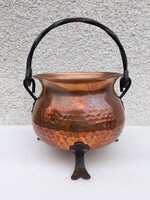 Régi kalapált réz üst / kaspó kovácsoltvas fogóval és lábakkal