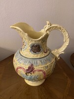 Gyönyörű színű Josef Steidl Znaim kancsó  Magassága: 30 cm..