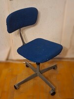 Retró fémvázas forgószék 1980-as évekből. Állítható ülés magasság  és háttámla,  forgó szék, irodai