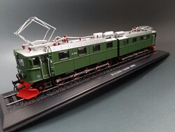 Atlas mozdony modell