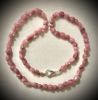 Rózsaszín Turmalin nyaklánc amorf ásványokból