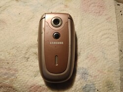 Hibás Samsung  x640 retró telefon eladó
