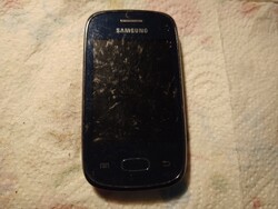 Hibás Samsung  gt5310 retró telefon eladó