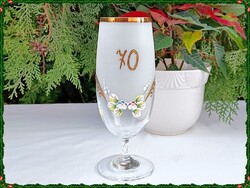 Cseh Bohémia, fújt-szakított, talpas üvegpohár, pohár, zománcfestett virág díszítéssel