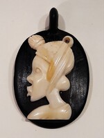 Korabeli art deco afrikai faragott csont - ébenfa medál