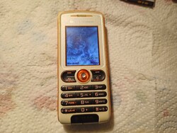 Hibás Sony ericsson w200 retró telefon eladó