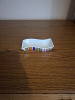 Porcelán csíkos kínáló. Hibátlan.