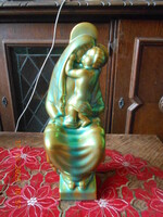 Zsolnay eozin Mária gyermekével