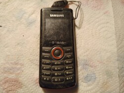 Hibás Samsung  F2120  retró telefon eladó