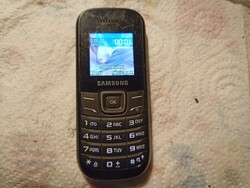 Samsung  e1200 retró telefon eladó