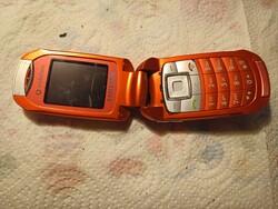 Hibás Samsung  e570 retró telefon eladó