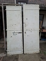 Antik kovácsoltvas ajtó