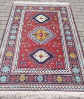 Kézi csomózású Kaukázusi mintás szőnyeg ALKUDHATÓ