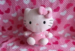 Hello Kitty plüss figura 28 cm