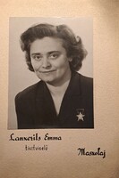 Feliratozott portréfotó – Lanxeils Emma tisztviselő, Moszolaj