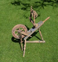 Festett faragott rokka 1935 falusi paraszti dekoráció