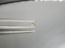 0,31 ct Princess Csiszolású Gyémánt J–K Szín.