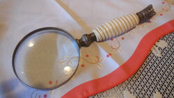 Antik nagyító , ezüstözött szerelékkel  , 25 cm , üveg átmérő  10 cm , csontszerű fogóval