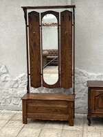 Antik stílusú tölgyfa előszobafal