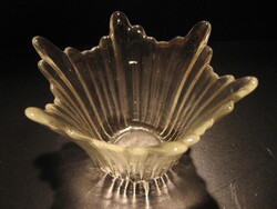 Hegyes szirmú bordás virág forma üveg mécsestartó