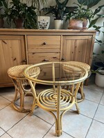 Rattan garnitúra - üveglapos asztal két székkel