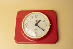 Mid Century PRIM Piros Space Age Falióra / Régi Czech Óra / Retró