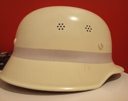 Német (NSZK) tűzoltó sisak