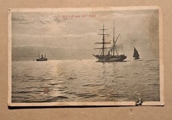 Holdfény az Adrián – vitorlások és gőzhajó, olasz képeslap, 1900 körül”