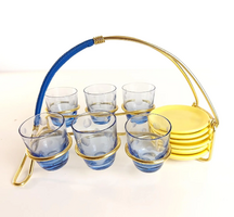 Vintage 6 darabos feles pohár készlet tartóval, tányérokkal, pöttyös mintával, kb 1970-es évek