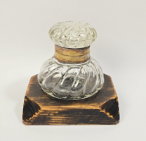 Antik csavart üveg tintatartó fa talpon