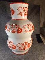 Zsolnay nagy porcelán váza piros virágmintával, magassága 30 cm