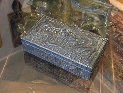 ÁZSIAI, KÍNAI SÁRKÁNY, MADÁR ÉS NÁD DÍSZÍTÉSŰ FÉM FEDELES DOBOZ 15 X 8.5 X 4 CM