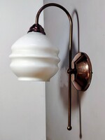 Art Deco stílusú fali lámpa opál hurka búrával ALKUDHATÓ
